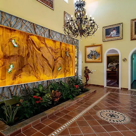 Monte Leon Villa San Bartolomé